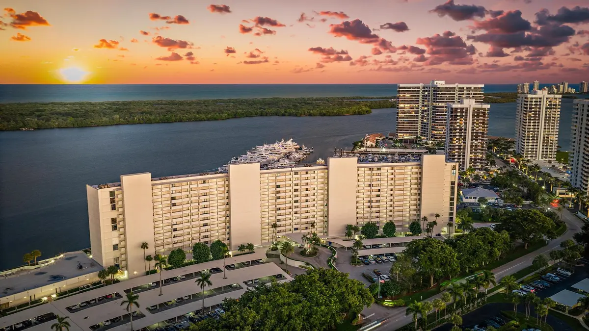 124 Lakeshore Dr unit 929-46 at 124 Lakeshore Drive 9290, North Palm Beach