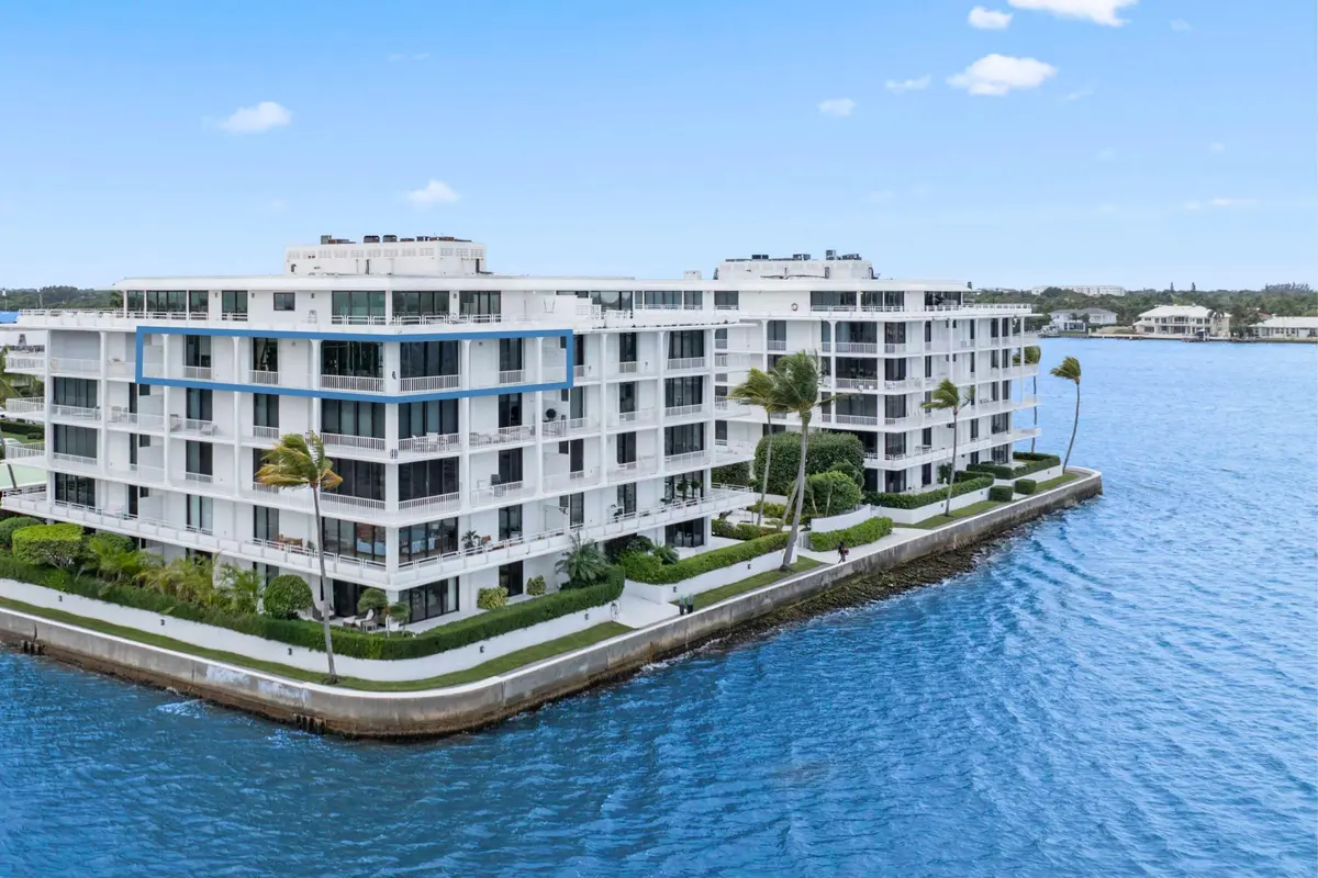 1 - Drone at 2155 Ibis Isle Road Ph 3, Palm Beach