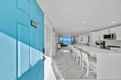 900 Ocean Drive 504, Juno Beach – sold