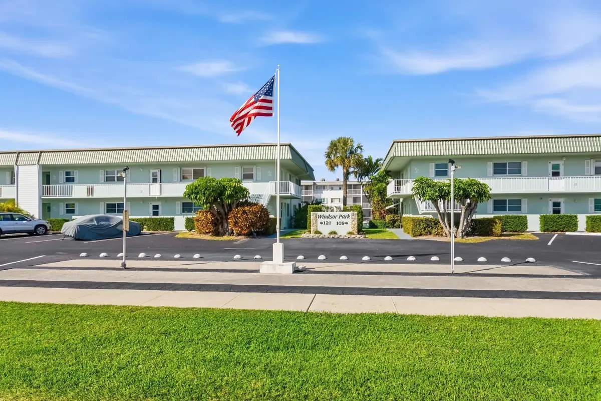 Windsor Park at 109 Wettaw Lane 203, North Palm Beach
