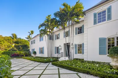 9 Via Vizcaya, Palm Beach – Single Family Residence for sale