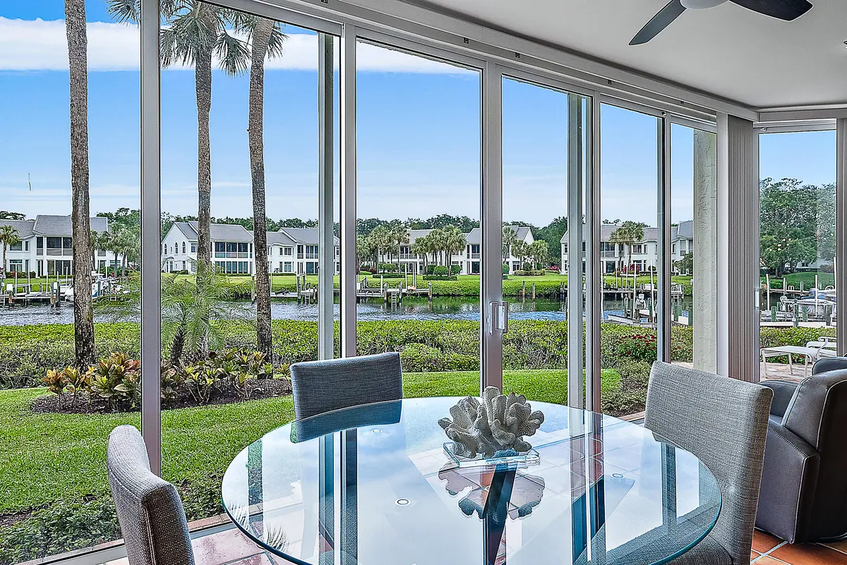 Seating Area at 2604 Captains Way, Jupiter