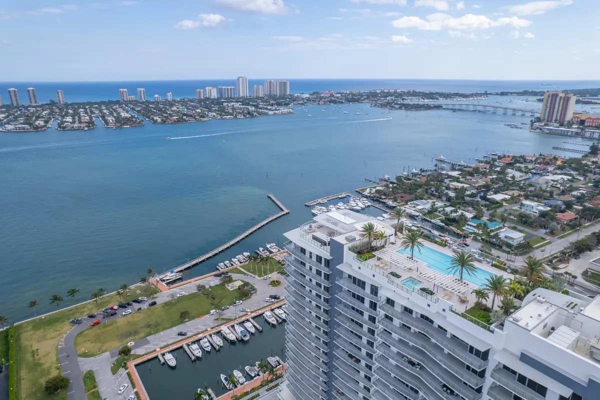 Nautilus 220 at 220 Lake Shore Drive 1011, Lake Park