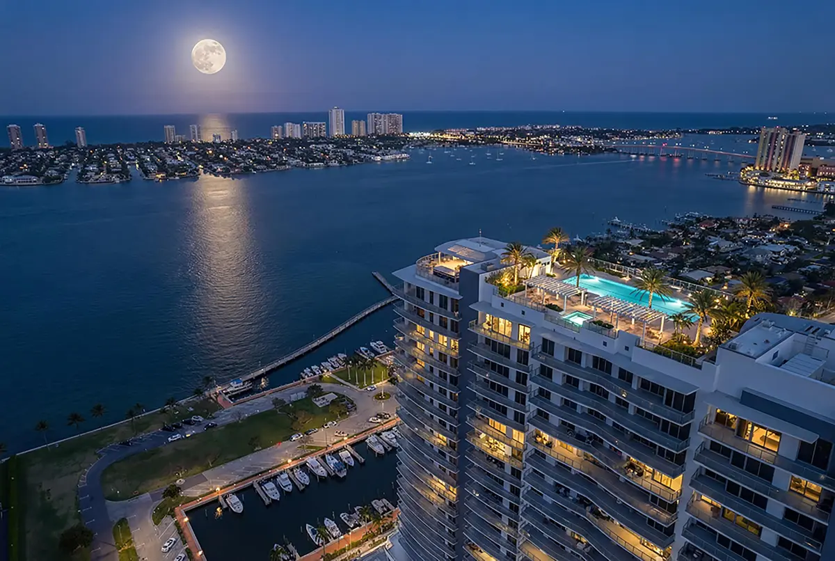 Nautilus 220 at 220 Lake Shore Drive 1011, Lake Park