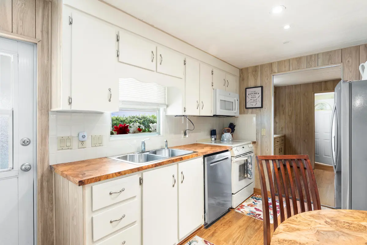 Kitchen (2) at 485 Onyx Way, Jensen Beach