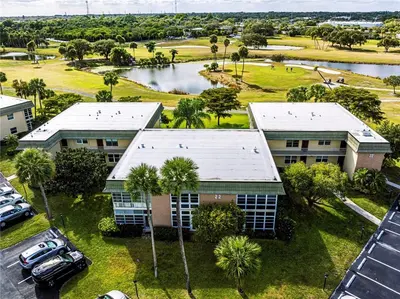 22 Vista Gardens Trail 103, Vero Beach – sold
