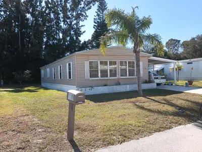 262 W Caribbean, Port St. Lucie – Manufactured Home for sale