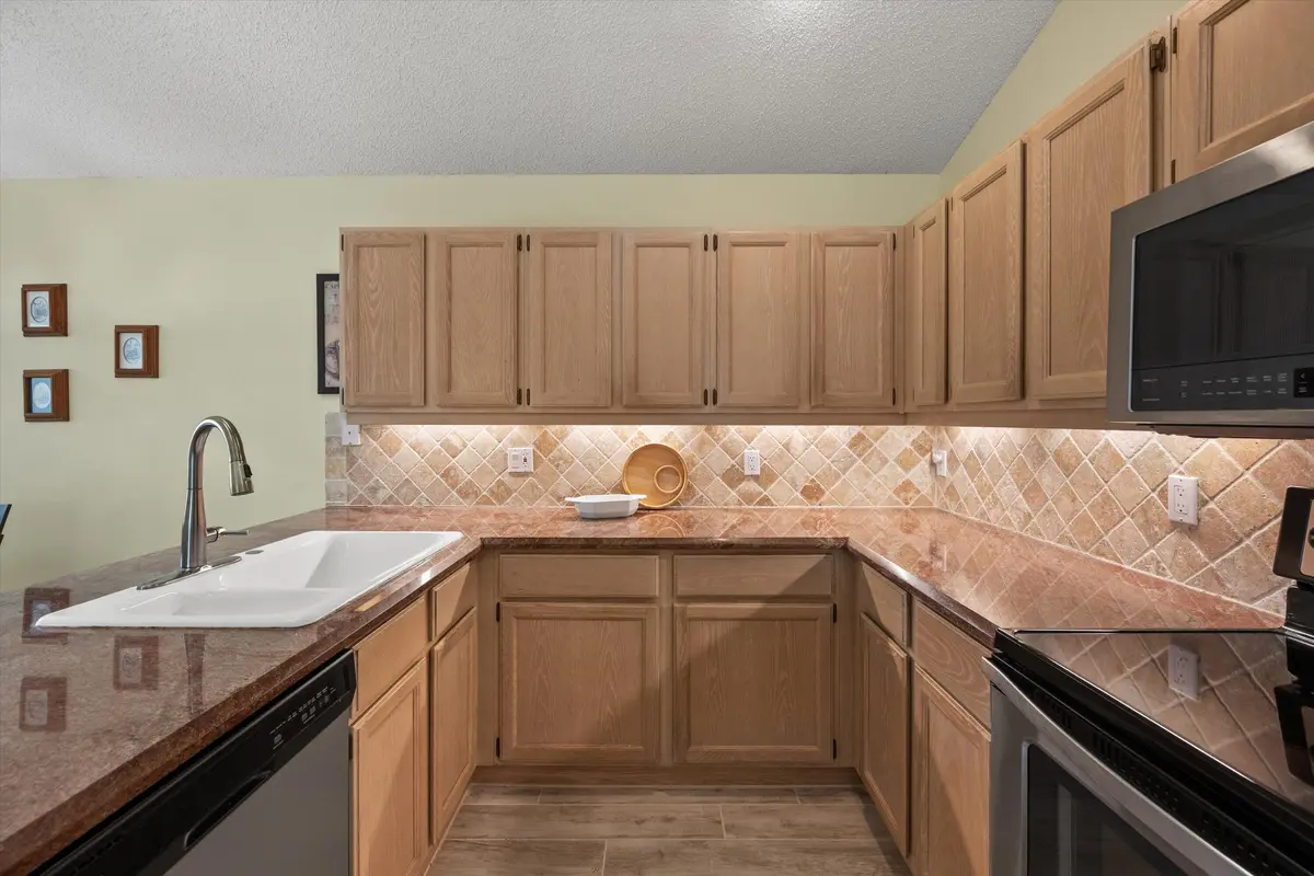 Chef's kitchen w/granite counters at 1020 Lytham Court, West Palm Beach