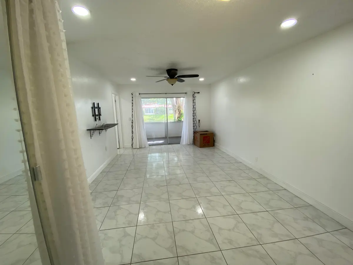 Living area at 138 Lake Frances Drive, West Palm Beach
