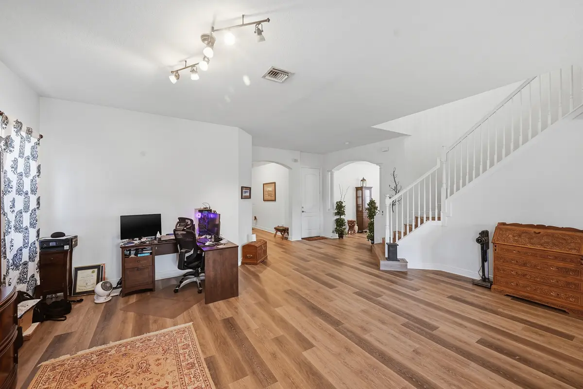 Without Virtual Stage at 9061 Cattail Run, Parkland