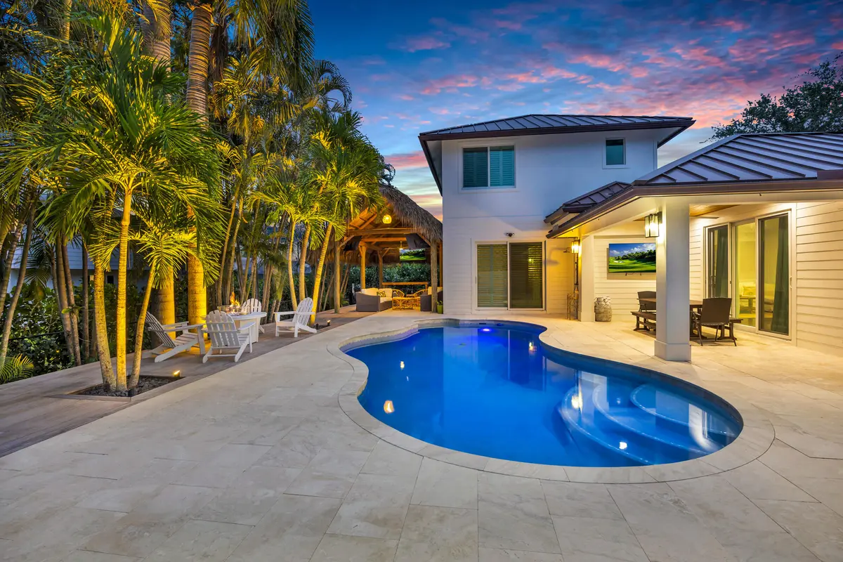 9806 SE Landing at 9806 SE Landing Place, Tequesta