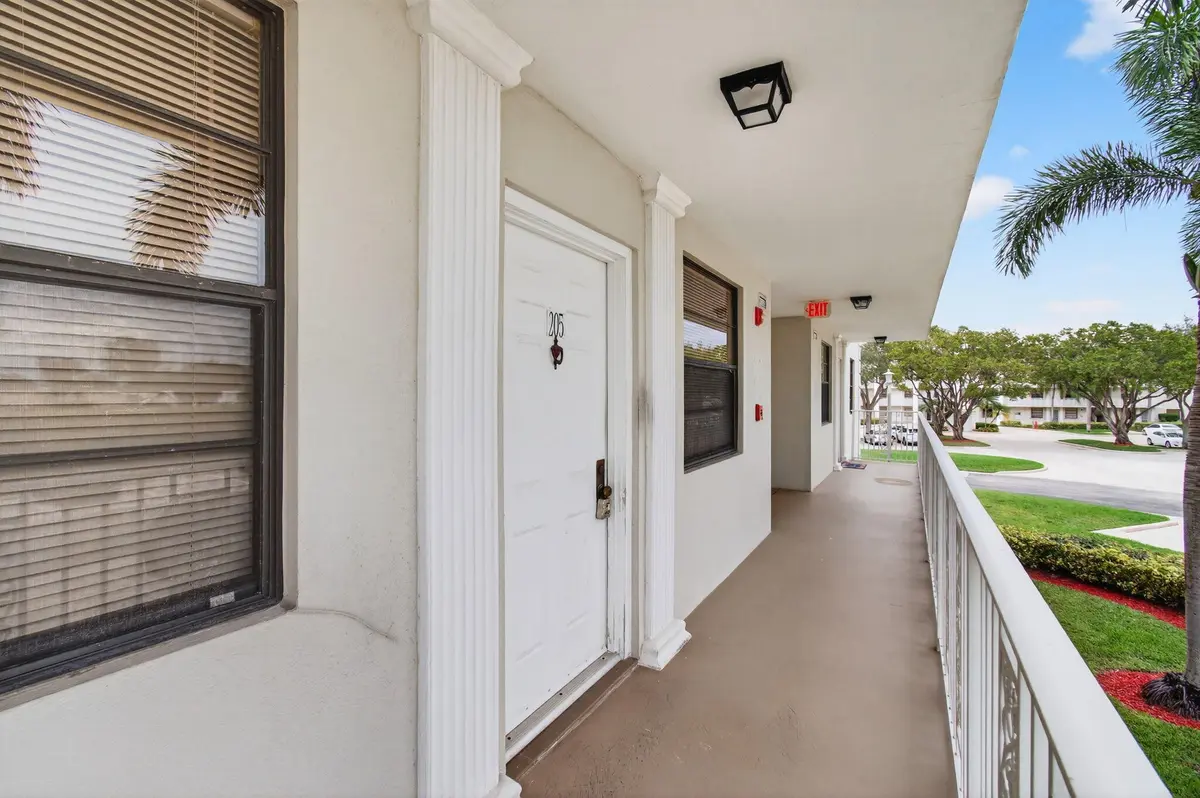 6-web-or-mls-DSC_7987 at 6049 Balboa Circle 205, Boca Raton