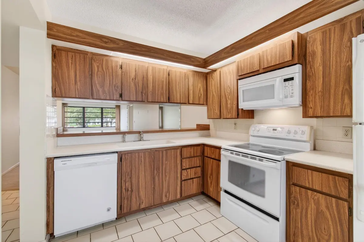 30-web-or-mls-DSC_8208 at 6049 Balboa Circle 205, Boca Raton