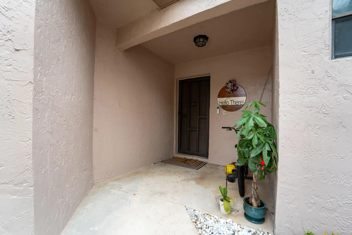 1672 Cypress Point Dr-1 at 1672 Cypress Pointe Drive 1a, Coral Springs