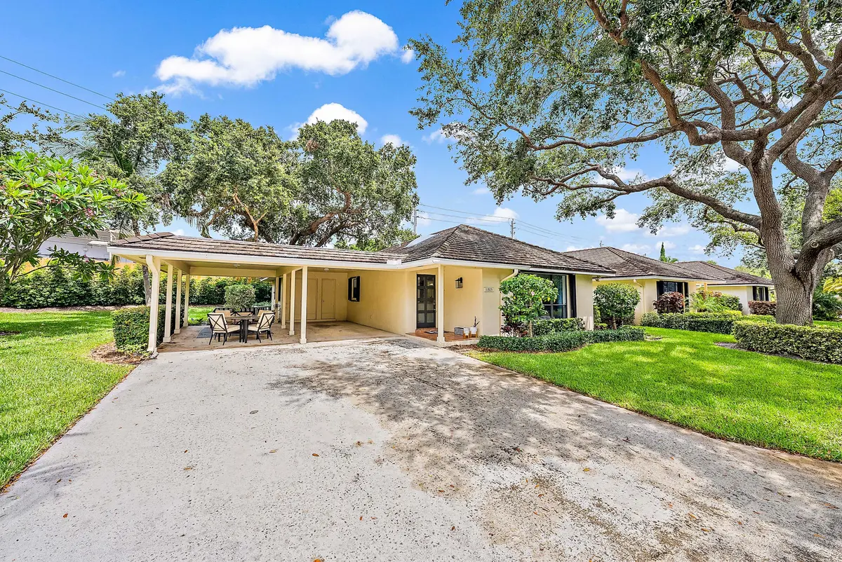 11325 Twelve Oaks at 11325 Twelve Oaks Way, North Palm Beach