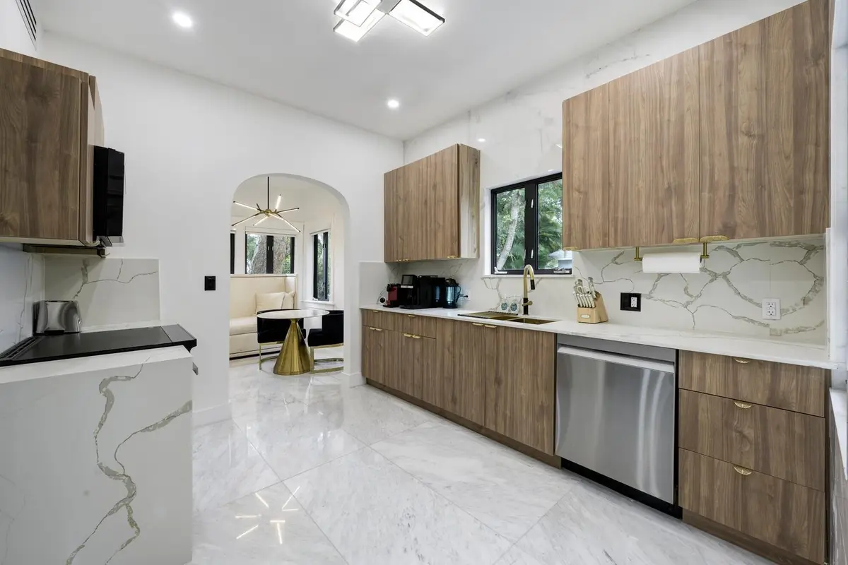 1629 S Lakeside Dr Lake Worth-large-009- at 1629 S Lakeside Drive, Lake Worth Beach