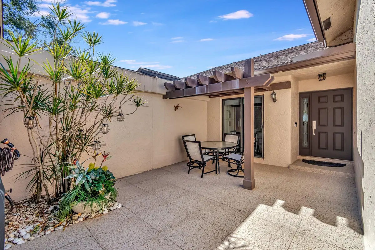 Courtyard at 5308 Fairway Woods Drive 4712, Delray Beach