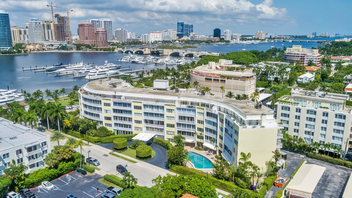 low-26 - Copy at 389 S Lake Drive 3h, Palm Beach