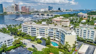 389 S Lake Drive 3h, Palm Beach – sold