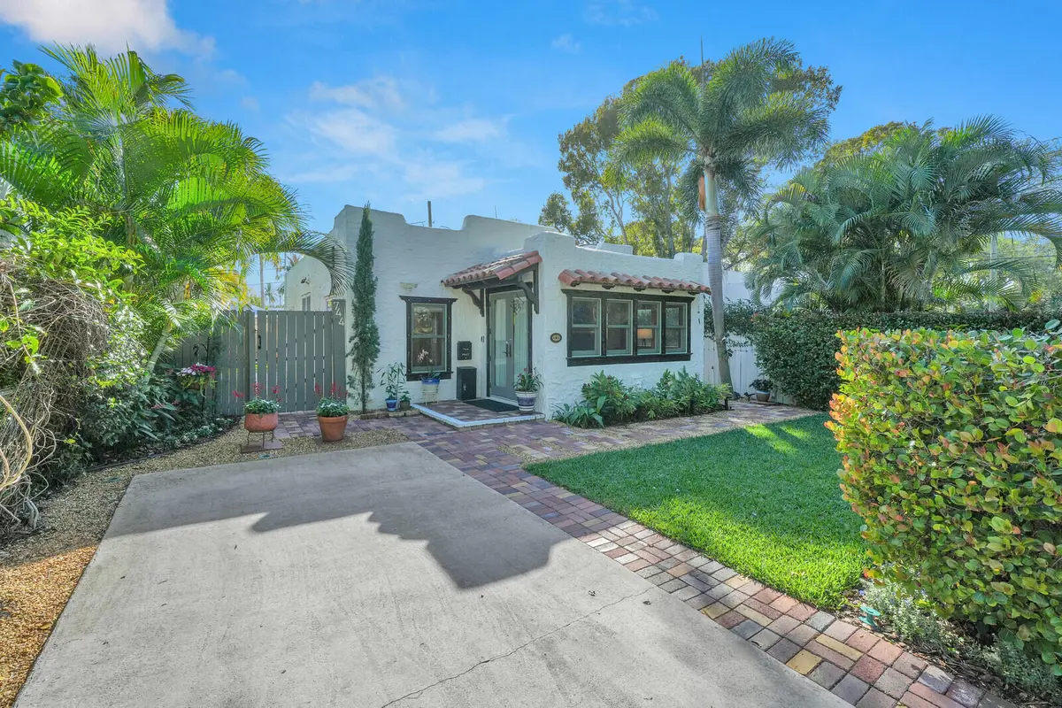 01_Image_1_mls at 744 Penn Street, West Palm Beach