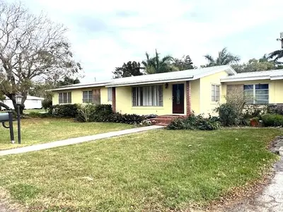 2316 Bacom Point Road, Pahokee – sold