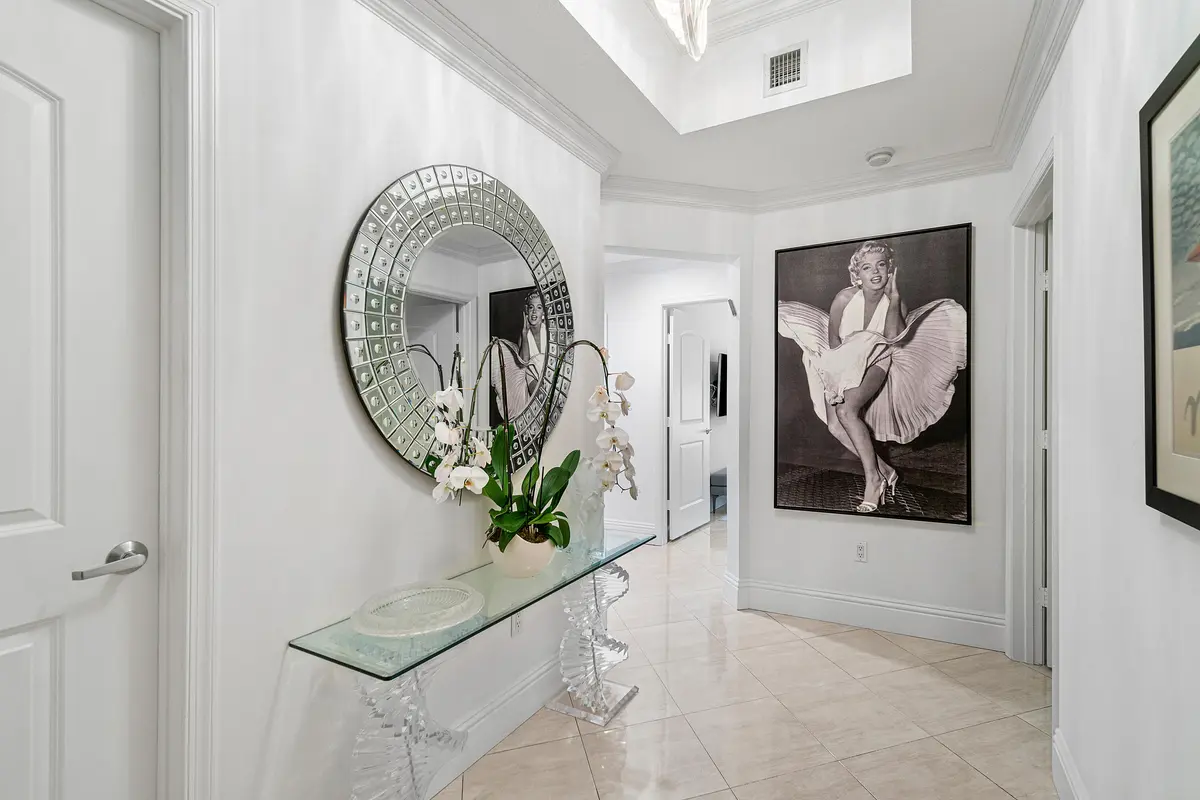 Dedicated Foyer at 701 S Olive Avenue 928, West Palm Beach