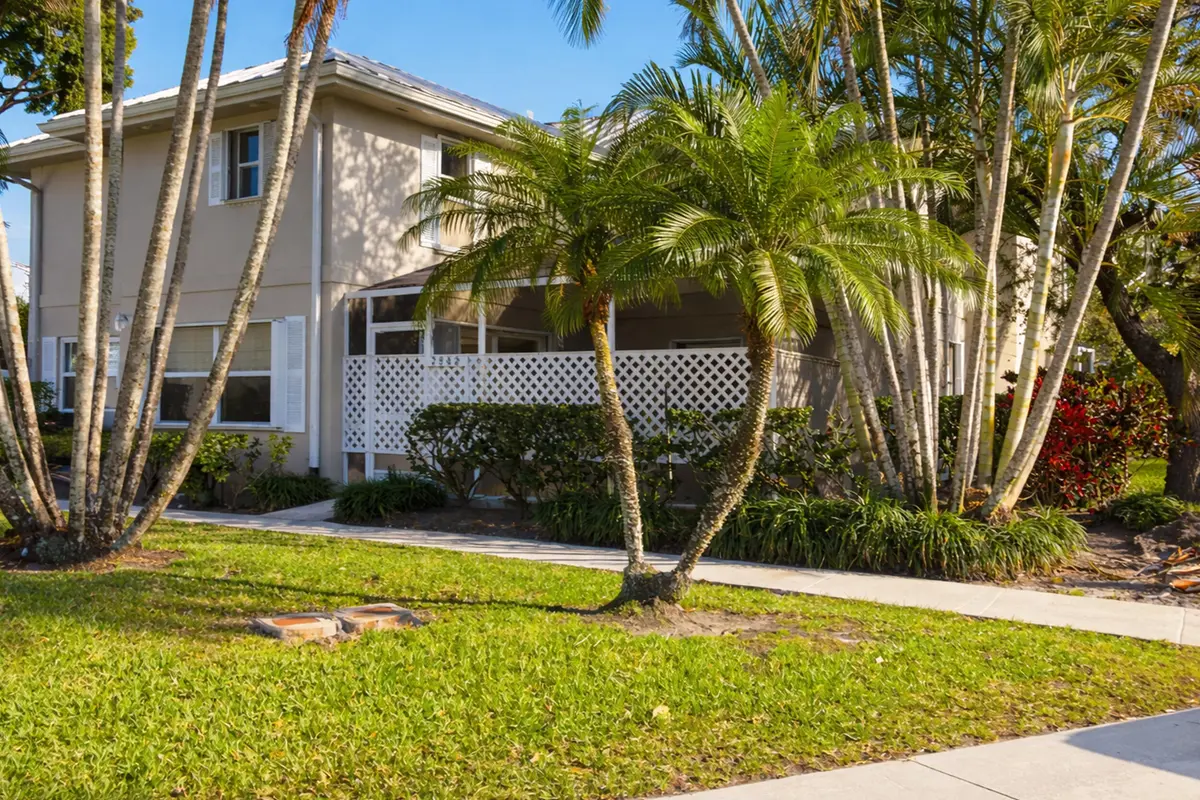 2_erin at 2842 SW Lakemont Place, Palm City
