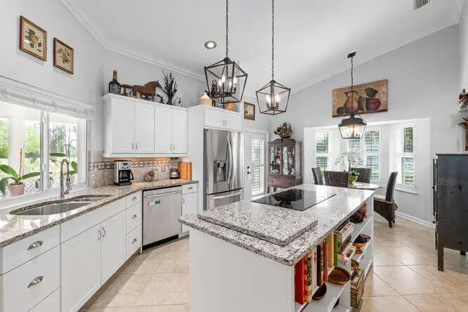 Kitchen 2760 Appaloosa Trail-small-034-0 at 2760 Appaloosa Trail, Wellington