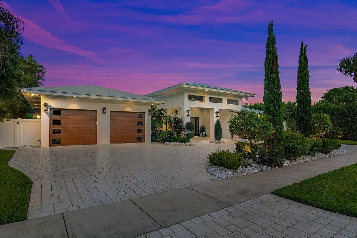 049-1117LakeDrive-DelrayBeach-FL-33444-S at 1117 Lake Drive, Delray Beach
