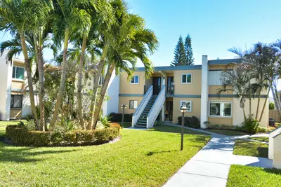 1500 NE 13th Terrace G4, Jensen Beach – sold