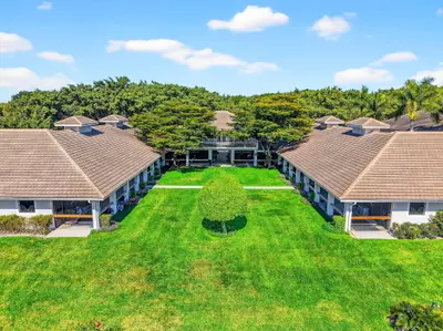 3405 Olde Hampton Drive, Wellington – Single Family Residence for sale