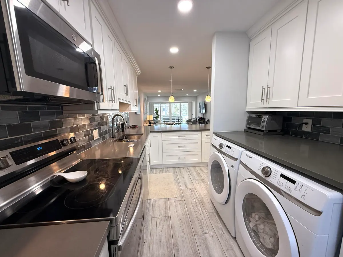 OPEN KITCHEN at 1360 NW 19th Terrace 202, Delray Beach