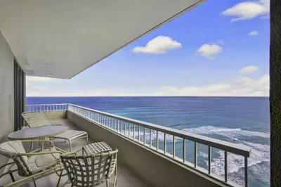 5510 N Ocean Drive 24a, Singer Island – Condominium for sale