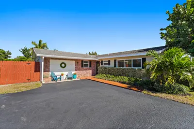 1401 N Lake Court, Lake Clarke Shores – sold