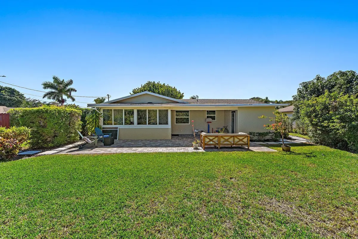 075-1401NLakeCt-WestPalmBeach-SMALL at 1401 N Lake Court, Lake Clarke Shores