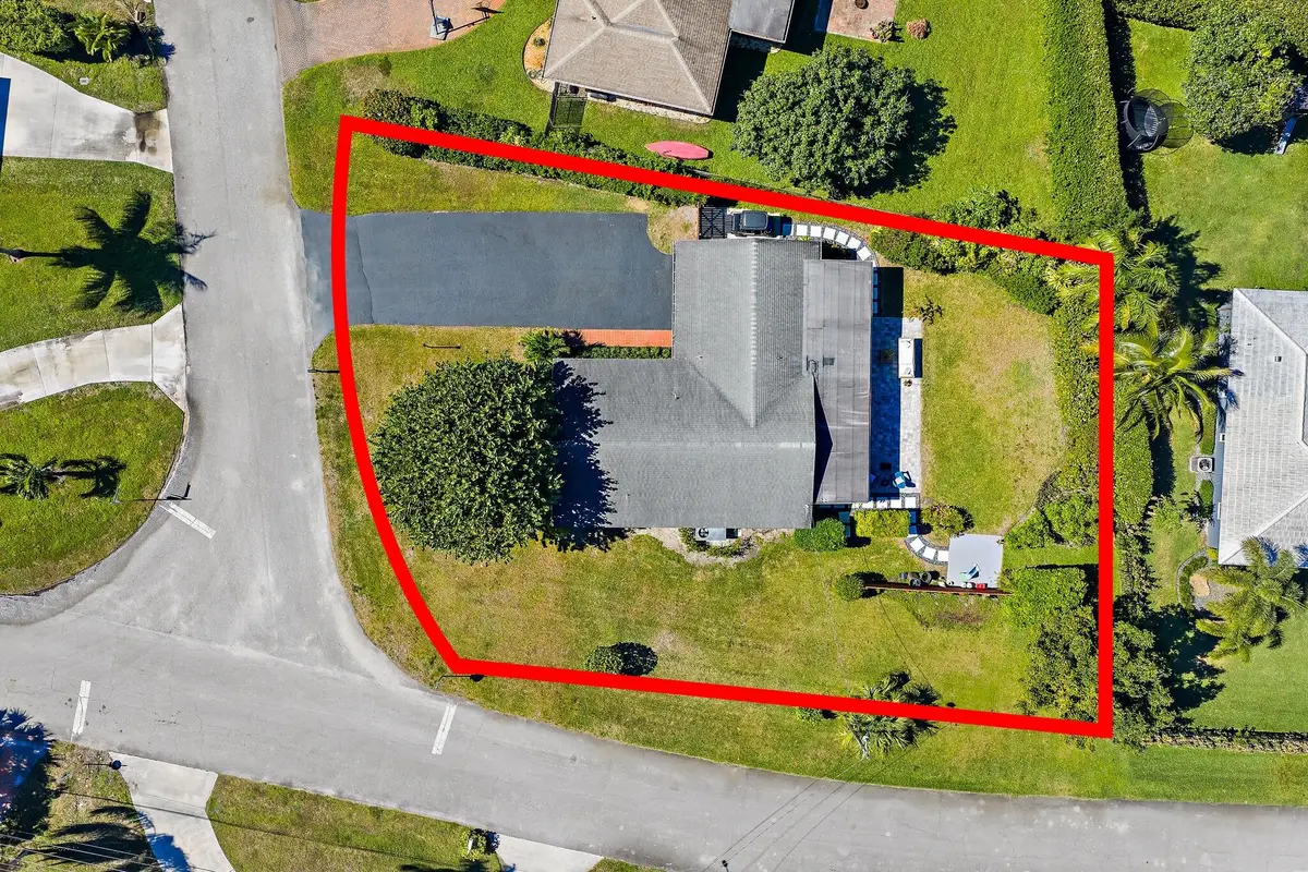 010-1401NLakeCt-WestPalmBeach-SMALL 2 at 1401 N Lake Court, Lake Clarke Shores