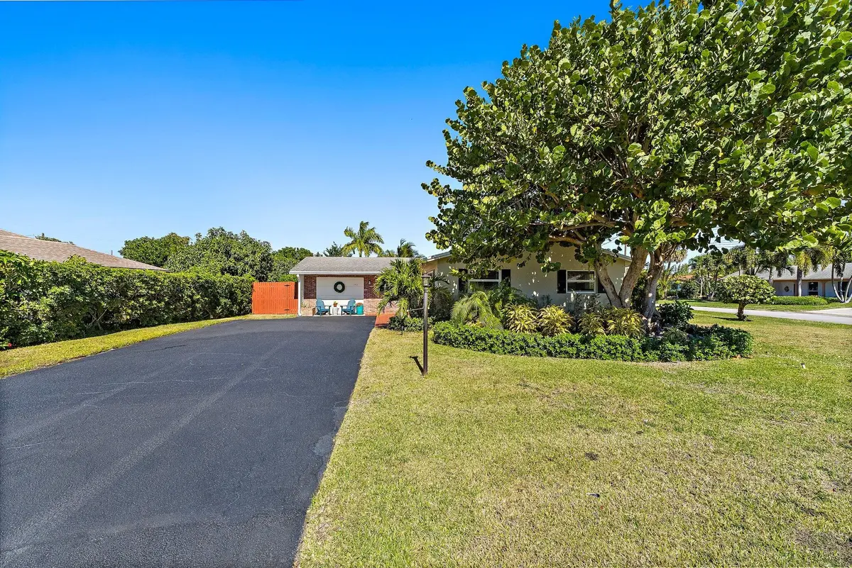 022-1401NLakeCt-WestPalmBeach-SMALL at 1401 N Lake Court, Lake Clarke Shores