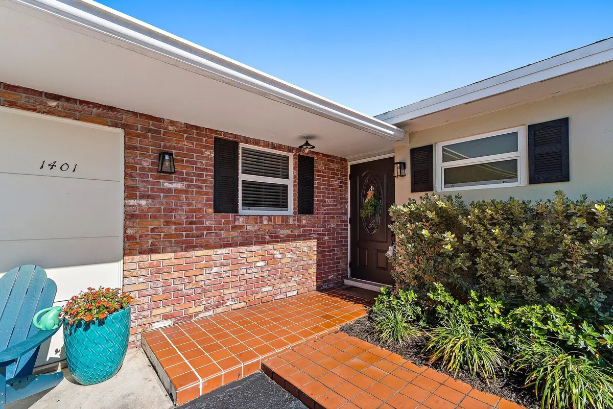 027-1401NLakeCt-WestPalmBeach-SMALL at 1401 N Lake Court, Lake Clarke Shores