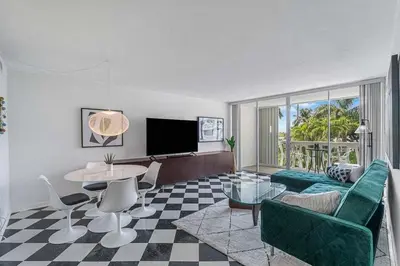 2505 S Ocean Boulevard 303, Palm Beach – sold