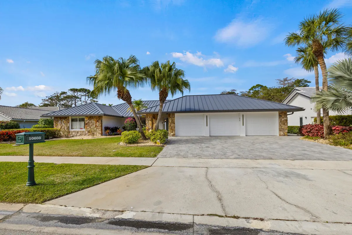 _62_8095 at 10603 Boca Woods Lane, Boca Raton