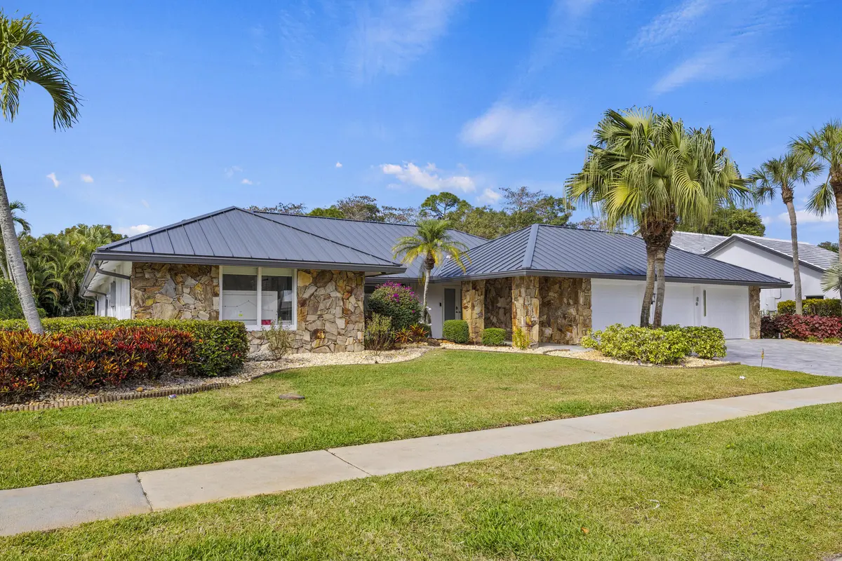 _62_8098 at 10603 Boca Woods Lane, Boca Raton