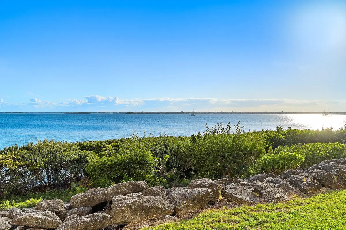 040-5800NortheastIslandCoveWay-2107-Stua at 5800 NE Island Cove Way 2107, Stuart