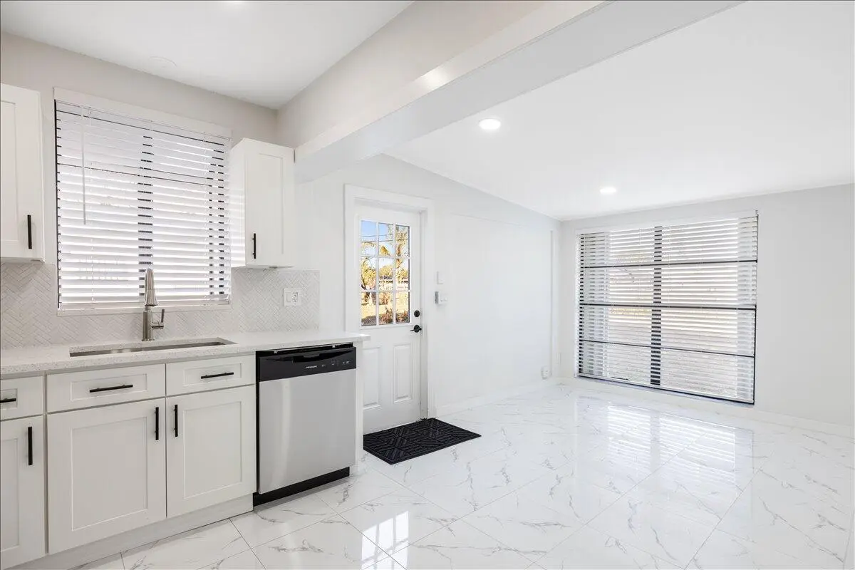 20-0B2A4869 at 161 SE Celestia Court, Port St. Lucie