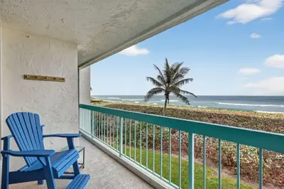 9940 S Ocean Drive 202, Jensen Beach – Condominium for rent