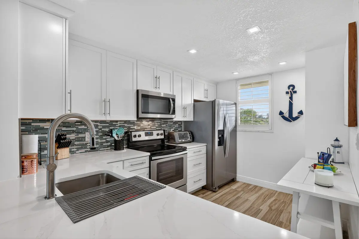 20-web-or-mls-7R7A8168 at 9940 S Ocean Drive 202, Jensen Beach