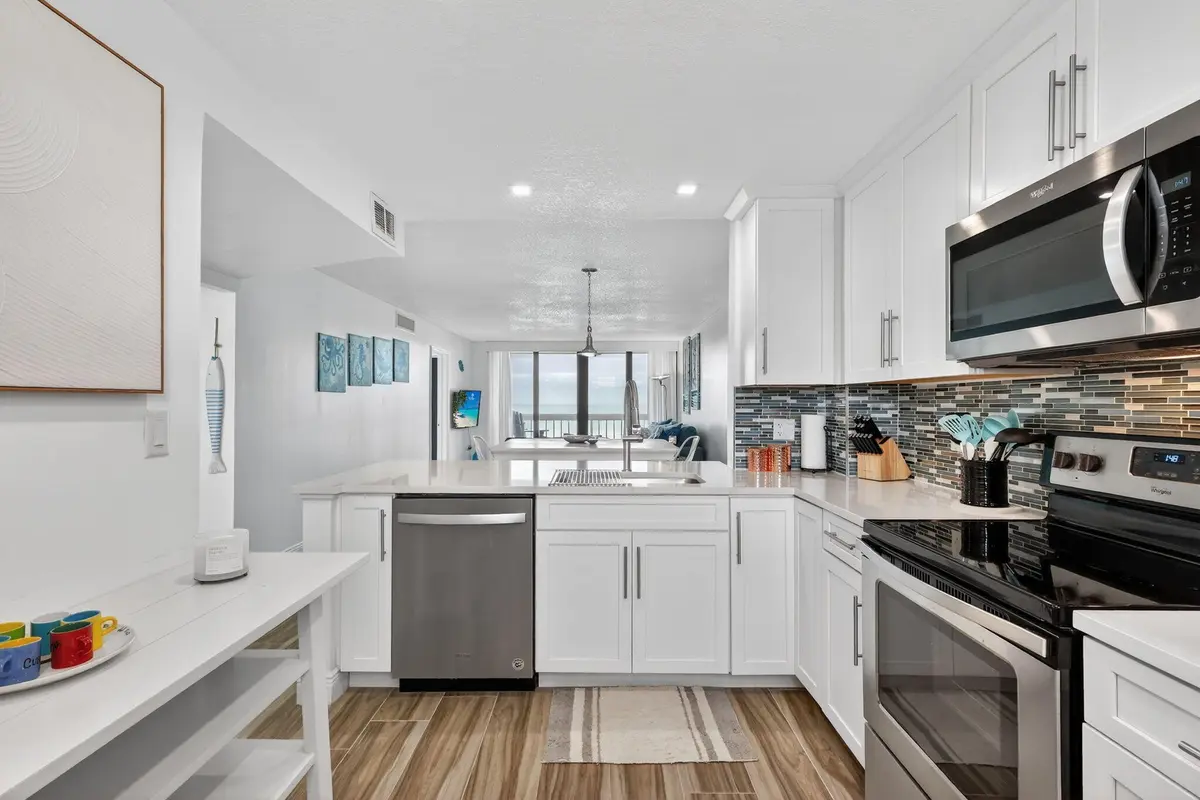 23-web-or-mls-7R7A8184 at 9940 S Ocean Drive 202, Jensen Beach