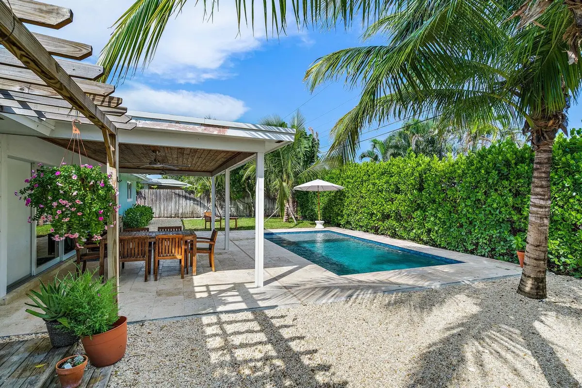 20240220195717473700000000-o at 356 Mars Avenue, Tequesta