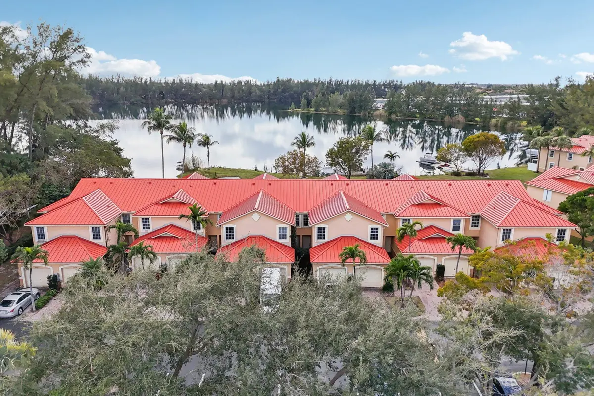 38-web-or-mls-Crystal Lake Dr-S0502-038 at 4065 Crystal Lake Drive, Deerfield Beach