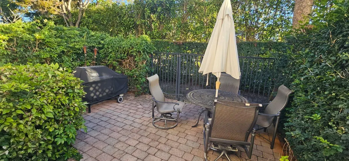 Las Patio at 179 Las Brisas Circle, Hypoluxo