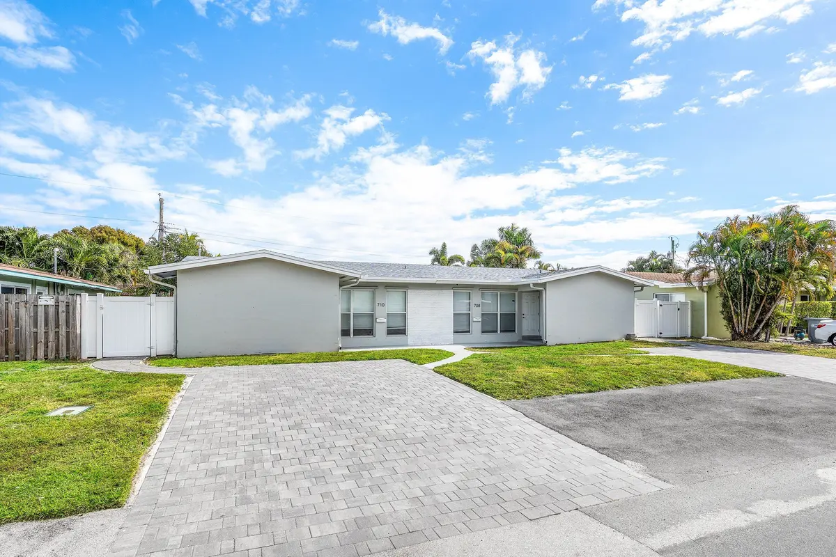 002-708Northeast23rdAvenue-PompanoBeach- at 708-710 NE 23rd Avenue, Pompano Beach